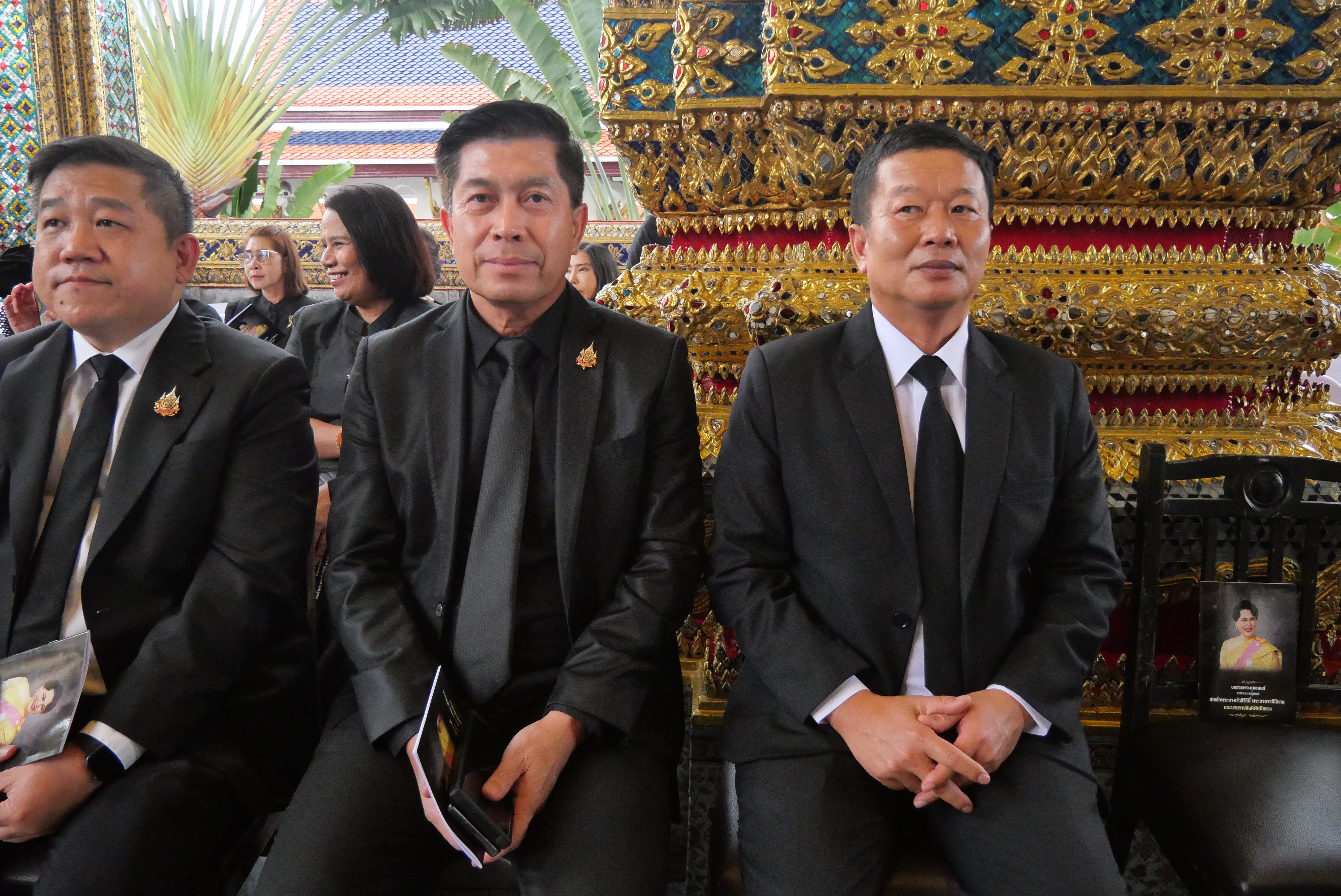 title - ส.ป.ก. ร่วมพิธีสวดพระพุทธมนต์ และเจริญจิตตภาวนาอุทิศถวายพระราชกุศลแด่ สมเด็จพระนางเจ้าสิริกิติ์ พระบรมราชินีนาถ พระบรมราชชนนีพันปีหลวง ณ พระอุโบสถวัดพระศรีรัตนศาสดาราม